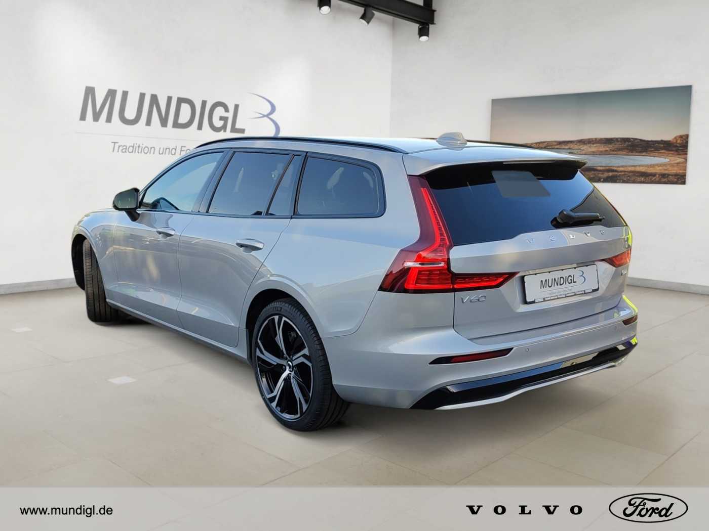 Volvo  V60 Plus, B4 Mild-Hybrid, Benzin, Dark