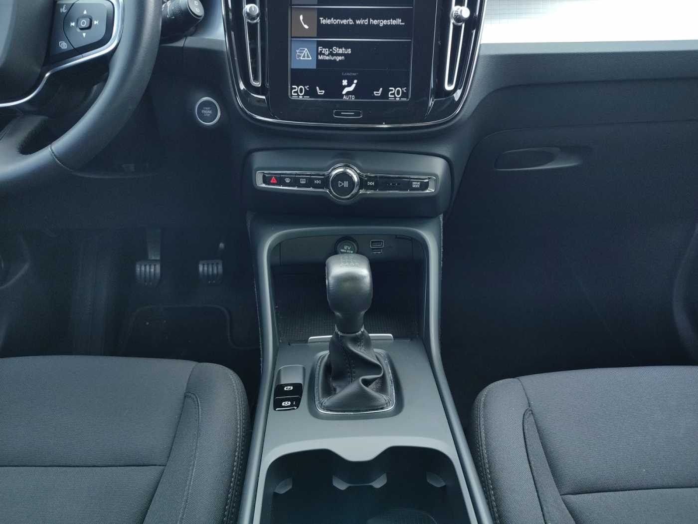 Volvo  Momentum Pro 2WD