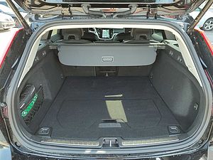 Volvo  MHEV Core NAVI, AUTOM. ,LED, Klimaaut. ,LRH, FSH, RFK,