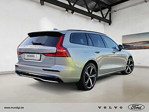 Volvo  V60 Plus, B4 Mild-Hybrid, Benzin, Dark